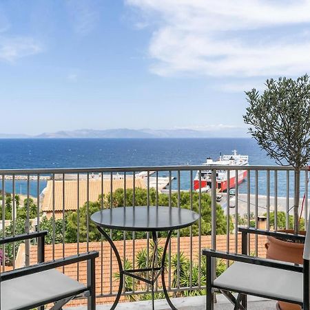 Апартаменты On The Port Рафина Экстерьер фото